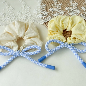 Chouchou Doux avec Nœud en Ruban Gingham Tissu Plissé Grand Anneau de Cheveux Élastique Queue de Cheval pour Femmes Filles