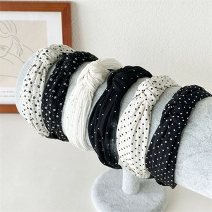 Modische breite Knoten-Haarbänder Set mit Polka Dots, Blumenmuster und Kristallakzenten