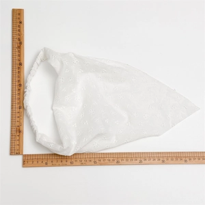 Detailed size measurement of white lace flower triangle hair kerchief with elastic band