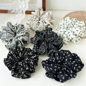 Eleganter Vintage Blumen Paisley Muster Stoff Haargummi Großer Haarkreis Für Damen Literarischer Stil Kopfseil Haarschmuck