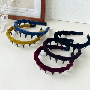 Retro velvet padded hairbands with inner teeth in five assorted vintage colors