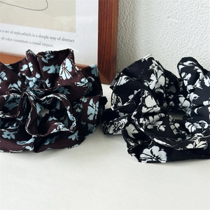 Lot de chouchous élégants à imprimé fleuri en mousseline marron foncé et noire
