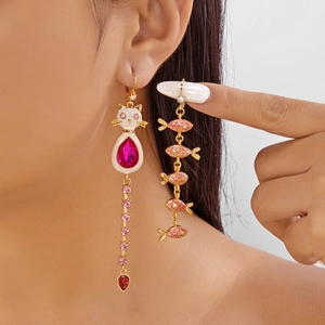 Boucles d'oreilles chat et poisson vintage avec strass roses sur base dorée