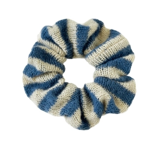 Chouchou tricoté à rayures bleues et blanches avec texture douce pour femmes