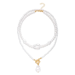 Collier double rang en perles baroques avec fermoir à bascule doré et pendentif perle