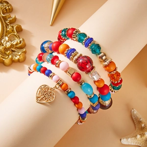 Böhmisches mehrlagiges Kristallperlen-Armband-Set mit goldenem Herz-Anhänger