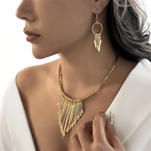 Mode Legierung Metall Quaste Schmuck Unregelmäßige Fransen Halskette Und Hängende Ohrringe Elegante Bankett Party Accessoires