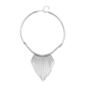 Modische Halskette mit Metallfransen, silbernem Ring und elegantem Quastendesign