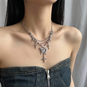 Collier Multicouche Tendance Y2K Papillon Étoile Lune Gland Alliage Strass Style Punk Gothique Choker Bijoux Mode Femme