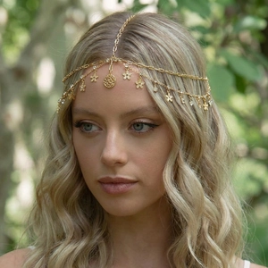 Böhmische goldene Kopfkette mit Blumenanhängern und Mandala für den Brauthaarschmuck