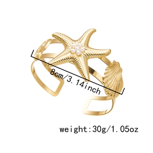 Détail du bracelet manchette étoile de mer et perles avec taille 8cm et poids de 30g
