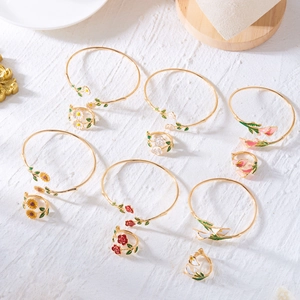 Mode Bloem Sieradenset Koper Legering Emaille Roos Zonnebloem Lelietje-van-dalen Verstelbare Open Armband En Ring Voor Vrouwen