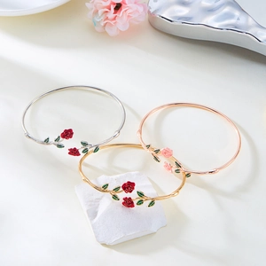 Driedelige rozenbloem armbandenset in goud, zilver en roségoudkleurige afwerking