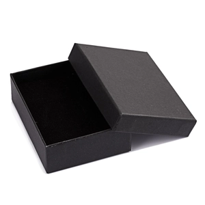 Caja de regalo para joyas rectangular negra clásica con tapa y forro interior suave