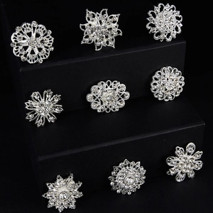 Elegante Spilla in Lega Con Strass a Forma di Fiore Per Donna Matrimonio Gioielli Sposa Argento Fiore Fiocco di Neve Spilla