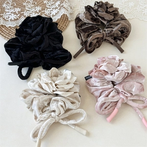 Lot de 4 chouchous fleurs en velours rose, noir, café et beige pour cheveux femme