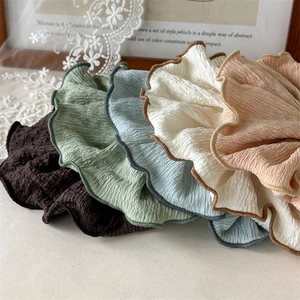 Lot de cinq chouchous en seersucker aux couleurs pastel assorties pour femmes avec volants