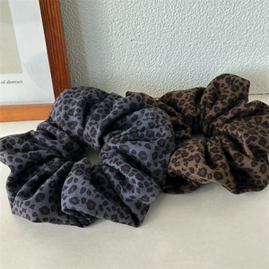 Retro double-layer leopard print velvet hair scrunchies in gray and coffee colors