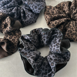 Retro double-layer leopard print velvet scrunchies in brown and grey violet fashion styles