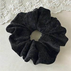 Schickes schwarzes Samt-Haargummi für Damen im eleganten französischen Vintage-Stil
