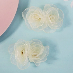 Lot de deux pinces à cheveux élégantes en organza blanc pour les vacances à la mer et l'été