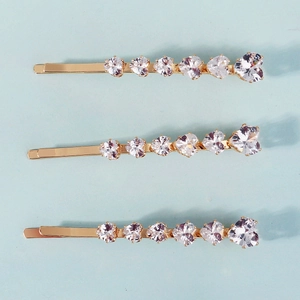Three-piece gold alloy hair clips with sparkling heart-shaped gradient zircons
