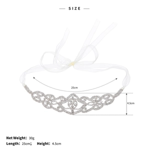 Dettaglio dimensioni fascia da sposa con lunghezza 25cm e altezza 4.5cm specificate