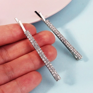 Set de pinzas para el cabello minimalistas de metal plateado con pedrería brillante