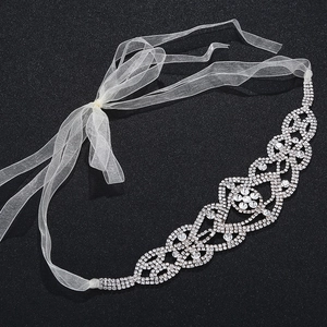 Cerchietto da sposa di lusso con foglie di strass e nastro di organza bianco su nero