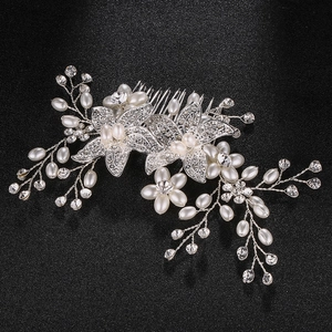 Luxurious bridal hair comb with silver alloy flowers, faux pearls and sparkling rhinestones