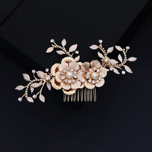 Peigne à cheveux doré vintage pour mariée avec fleurs en perles et strass brillants
