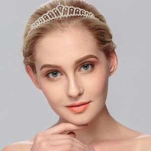 Serre-tête de mariée élégant avec strass argentés pour mariages et fêtes