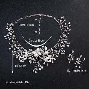Macro detail of bridal pearl necklace set with specific size measurements and weight info
