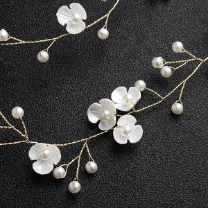 Bandeau de mariée fait main de 1 mètre avec fleurs blanches et perles sur fil doré