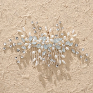 Peigne à cheveux élégant avec perles blanches, cristaux bleus et strass étincelants