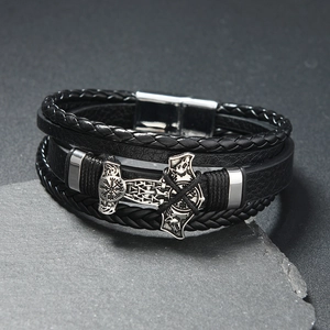 Bracelet multicouche en cuir avec marteau de Thor argenté et fermoir magnétique viking