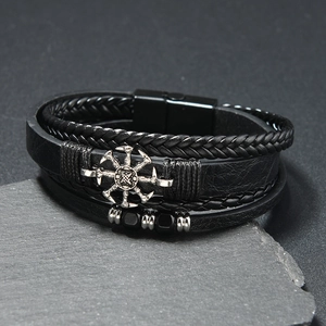 Bracelet cuir Viking pour homme avec pendentif Kolovrat slave et fermoir magnétique noir