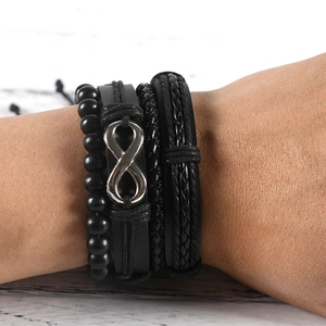 Set di bracciali multistrato in pelle nera per uomo con ciondolo infinito in argento