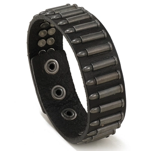Bracelet large en cuir noir pour homme avec clous balles en métal et fermoir à pression