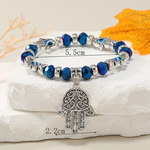Detalle de la pulsera Hamsa Ojo Turco con medida de diámetro interno de 5,5 cm