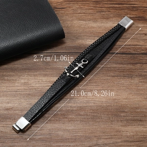 Détail du bracelet en cuir pour homme avec ancre, largeur 2,7 cm et longueur 21 cm