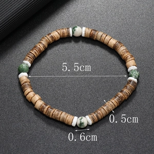 Détail macro du bracelet en perles de coco et turquoise avec mesures précises