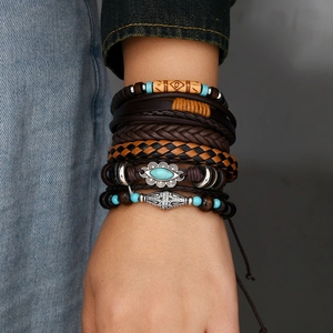 Ensemble de bracelets multicouches en cuir bohème avec turquoise et motifs ethniques