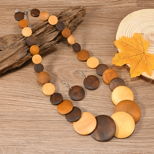 Vintage Bohemian Wood Disc Pendant Necklace And Earrings For Women Handmade Geometric Brown Autumn Style Jewelry Accessory