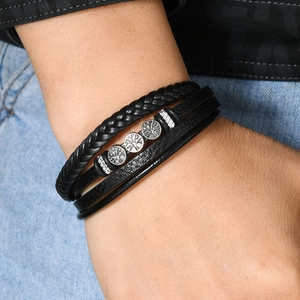 Bracciale multistrato uomo in pelle intrecciata con ciondolo albero della vita