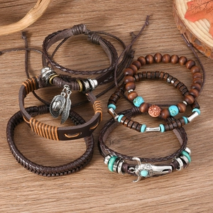 Bracelet multicouche en cuir vintage pour homme avec breloques de crâne de taureau