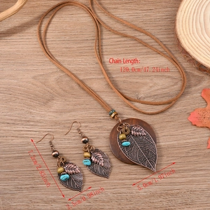 Detailed size information for retro wood and leaf necklace set with turquoise beads