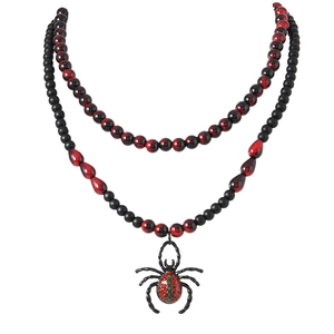 Collier multicouche gothique avec pendentif araignée et perles rouges et noires