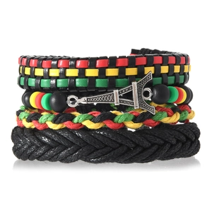 Ensemble de bracelets multicouches bohème avec cuir tressé et pendentif Tour Eiffel