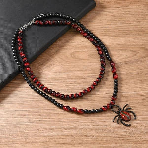 Collier gothique multicouche perlé avec pendentif araignée noire pour Halloween